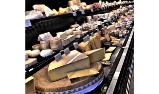 アール・ヌーヴォーの町のチーズを探る旅